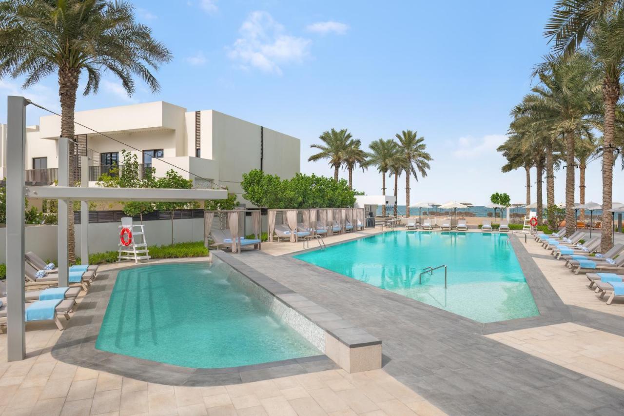 Palace Beach Resort Fujairah Exterior photo The swimming pool at the hotel