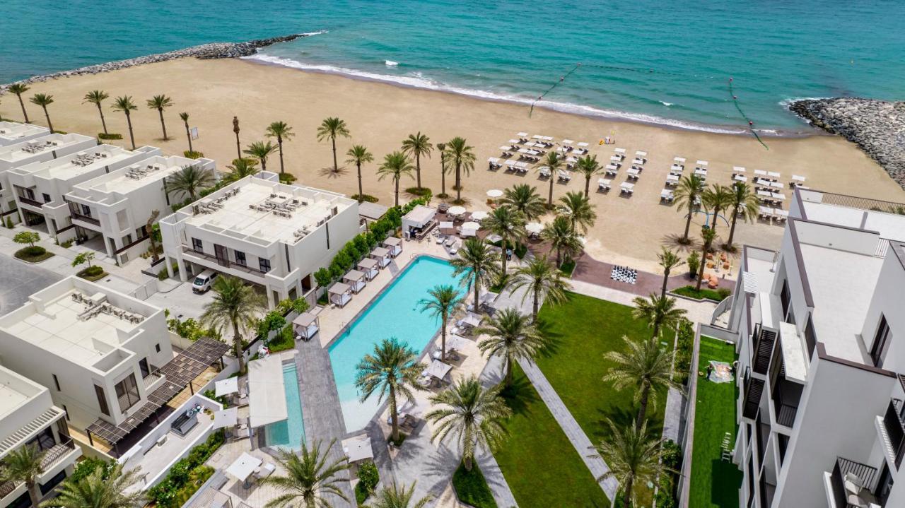 Palace Beach Resort Fujairah Exterior photo Aerial view of the hotel