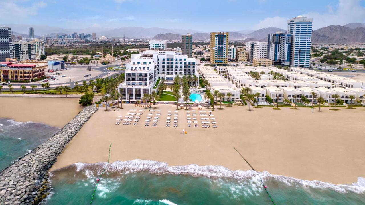 Palace Beach Resort Fujairah Exterior photo Aerial view of the hotel